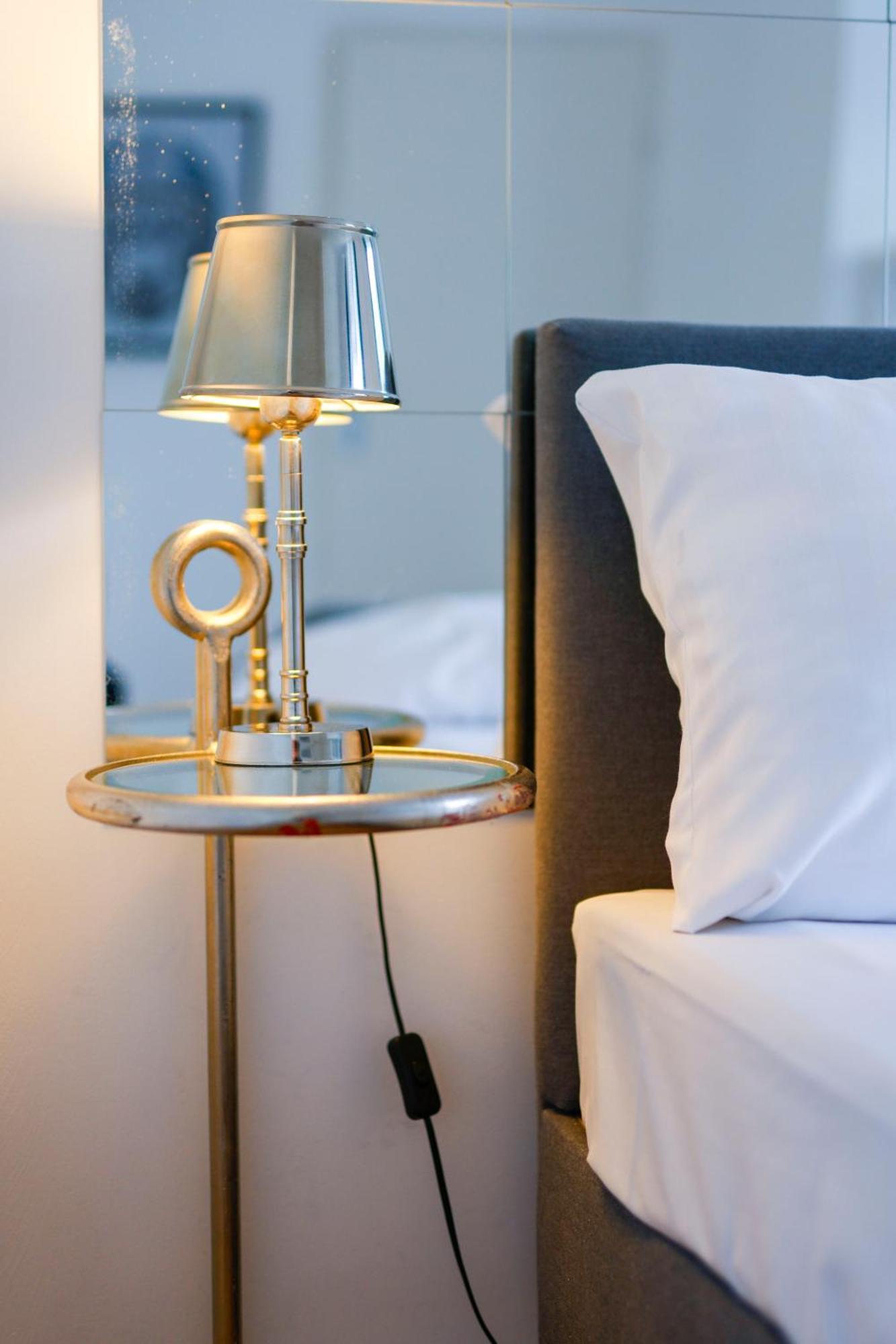 Sleephotels Alsterroom Hamburg Exterior photo