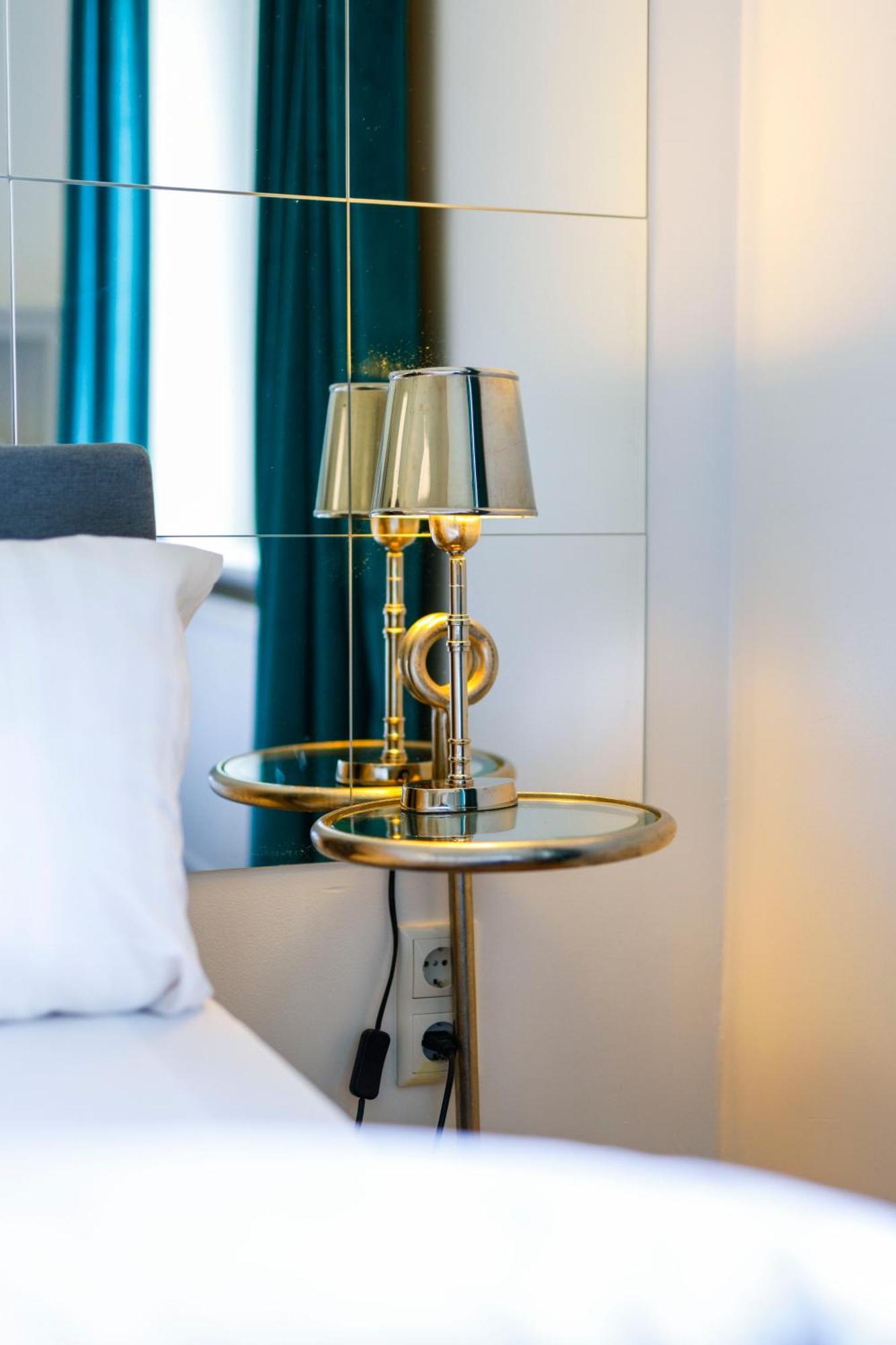 Sleephotels Alsterroom Hamburg Exterior photo